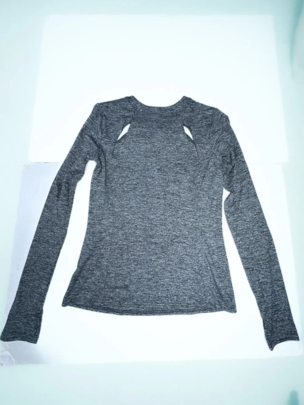 Alo Yoga Alloy Heather Mantra Long Sleeve Top Small Cutout Thumbholes Activewear
